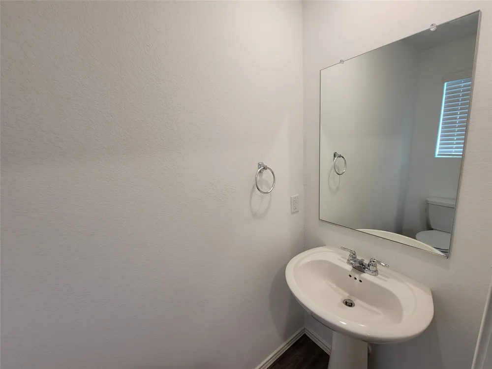 12109 Short Leaf Path Del Valle, TX 78617