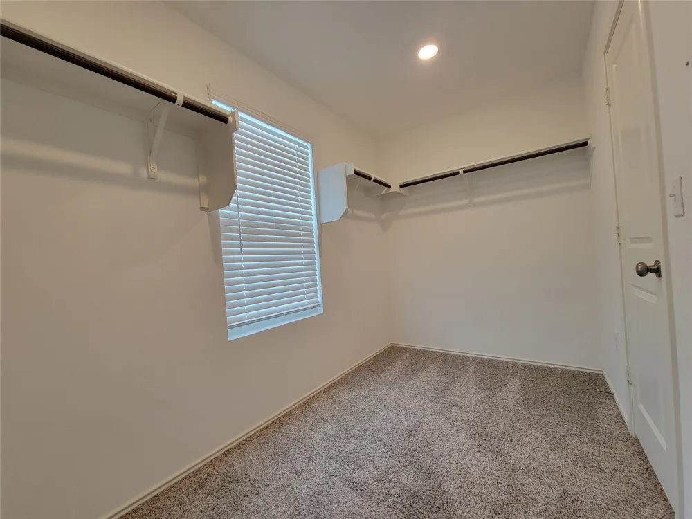 12109 Short Leaf Path Del Valle, TX 78617