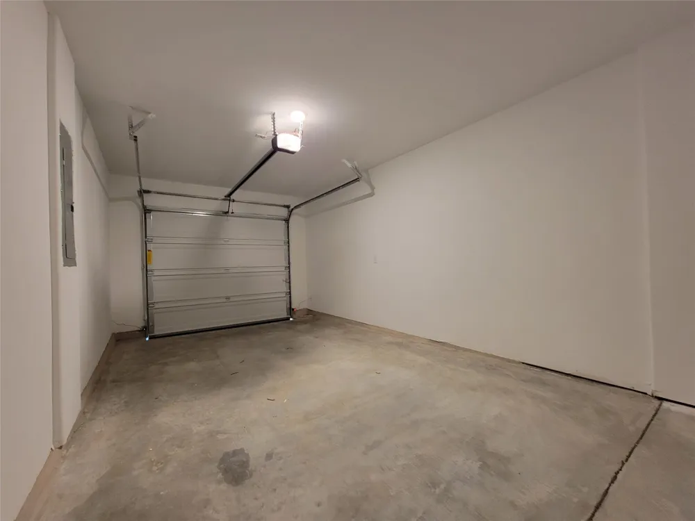 12109 Short Leaf Path Del Valle, TX 78617