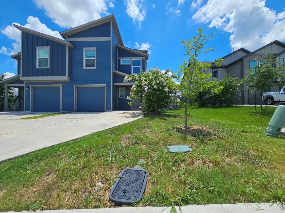 12109 Short Leaf Path Del Valle, TX 78617