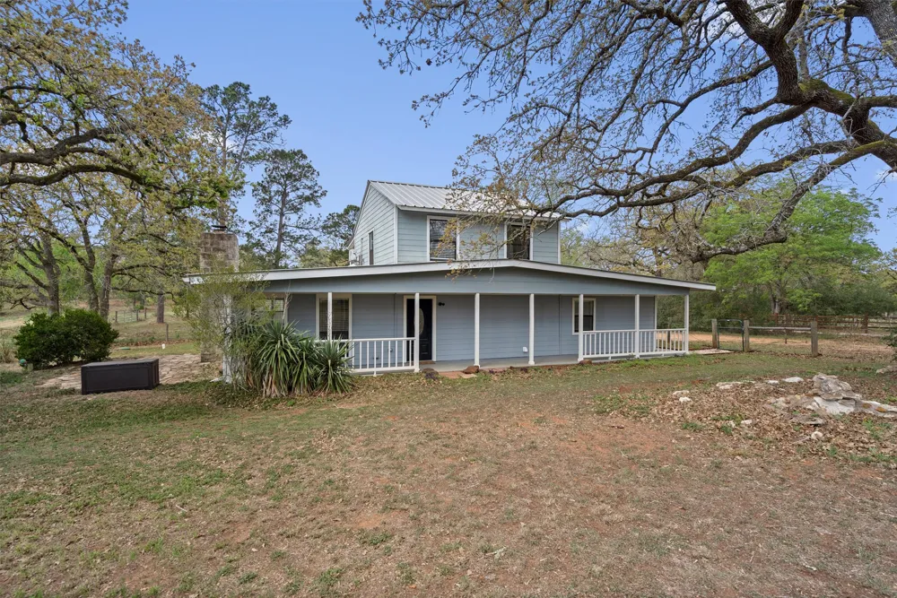 836 Cottle Town Road Smithville, TX 78957
