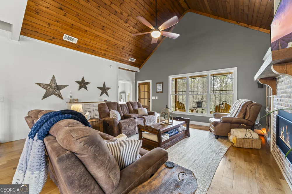 5240 Highway 17 Clarkesville, GA 30523