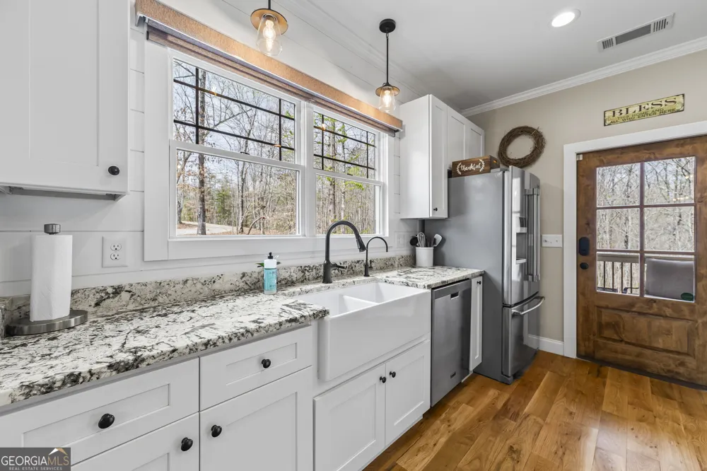5240 Highway 17 Clarkesville, GA 30523