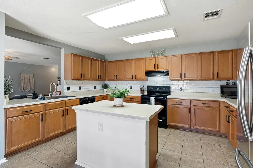 2213 Little Tree Bend Cedar Park, TX 78613