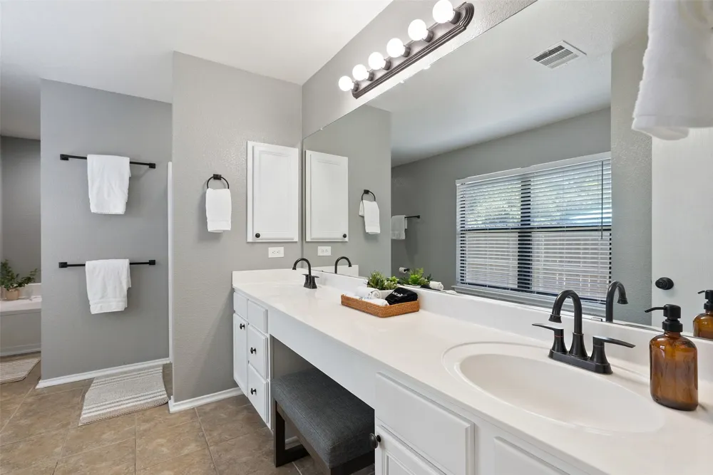 2213 Little Tree Bend Cedar Park, TX 78613