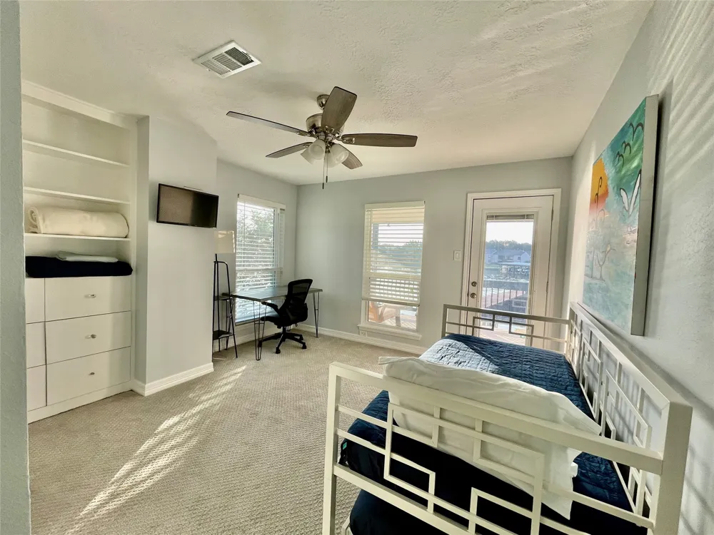 221 Capetown Way Montgomery, TX 77356