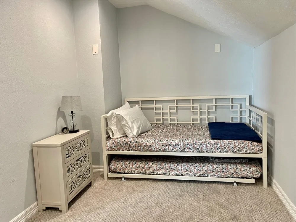 221 Capetown Way Montgomery, TX 77356