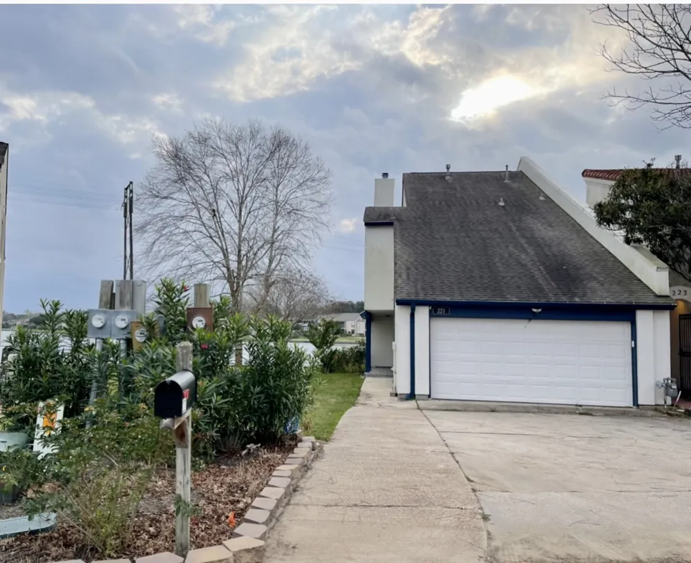 221 Capetown Way Montgomery, TX 77356