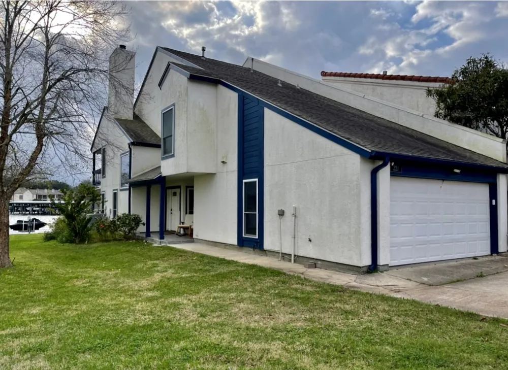 221 Capetown Way Montgomery, TX 77356