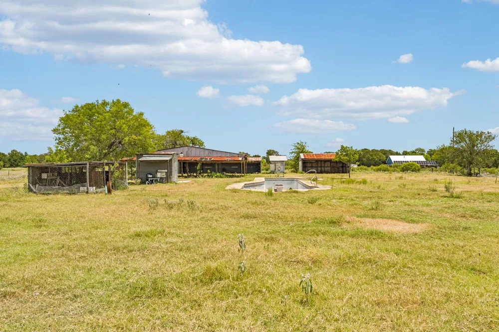 9765 FM 20 Lockhart, TX 78644