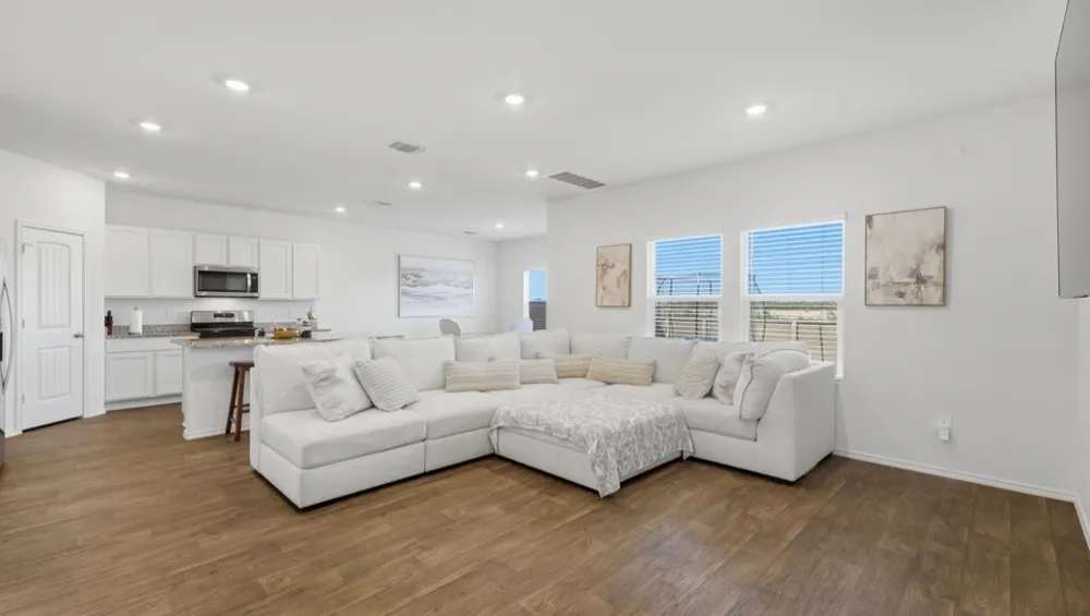 293 Ebbsfleet Drive Uhland, TX 78640
