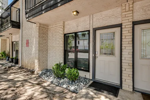 1307 Kinney Avenue #107