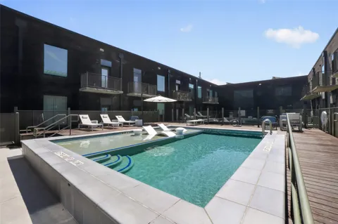 1800 E 4th Street #202