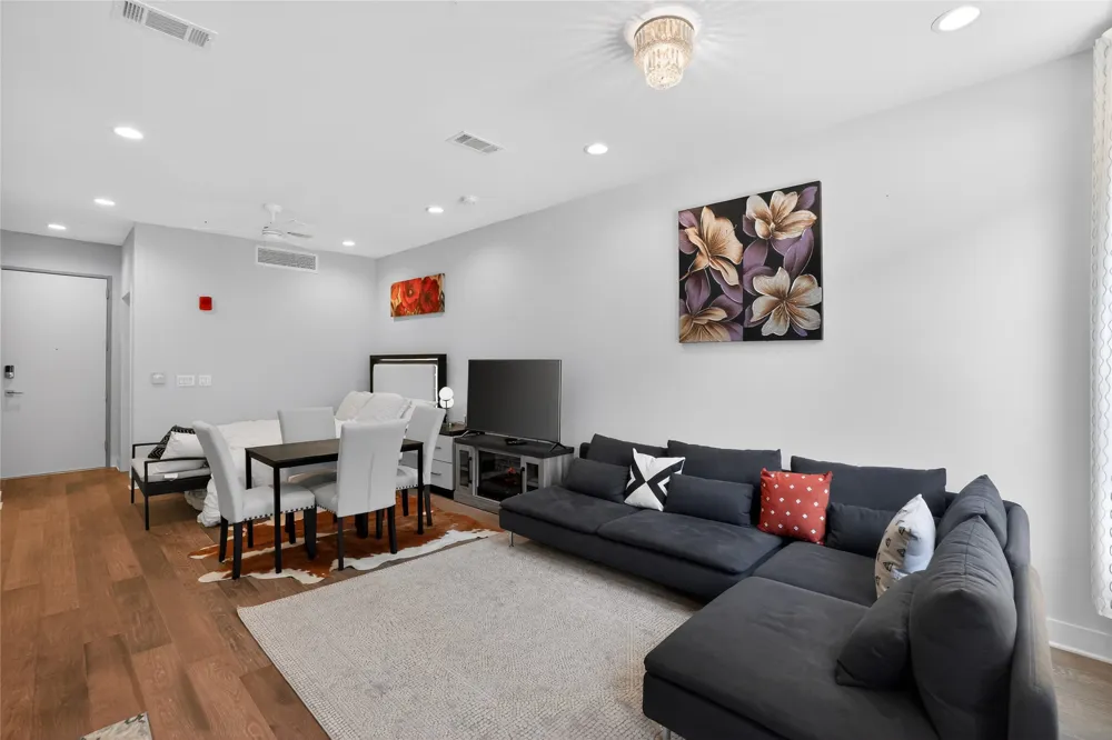 1800 E 4th Street #202 Austin, TX 78702