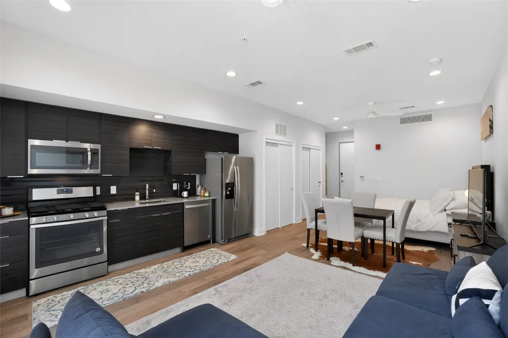 1800 E 4th Street #202 Austin, TX 78702