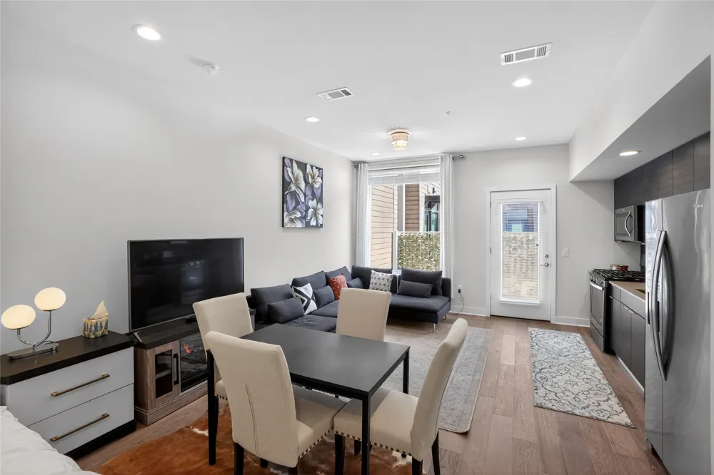 1800 E 4th Street #202 Austin, TX 78702