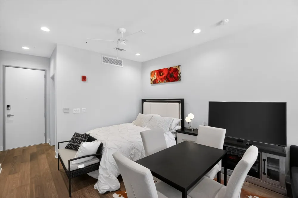 1800 E 4th Street #202 Austin, TX 78702