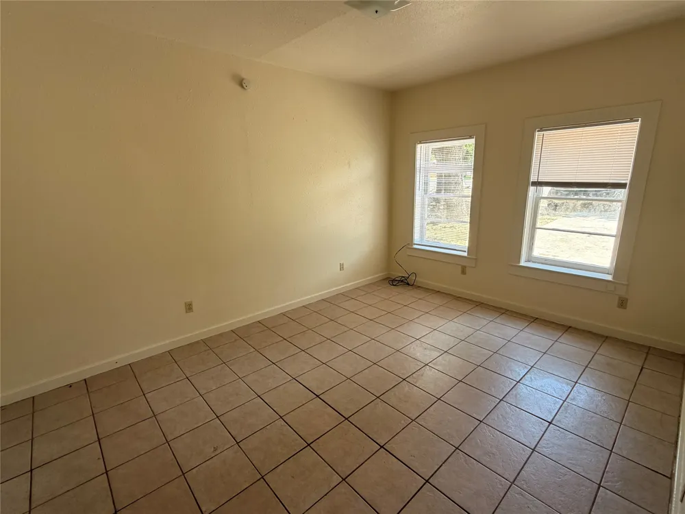 1019 Chestnut Street San Marcos, TX 78666