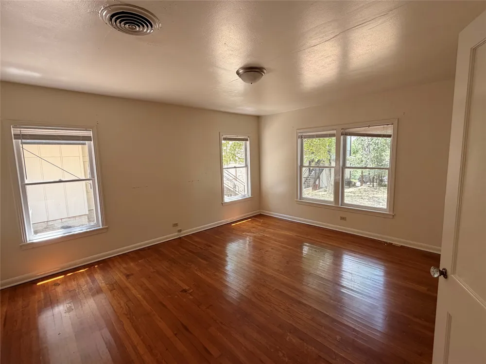 1019 Chestnut Street San Marcos, TX 78666