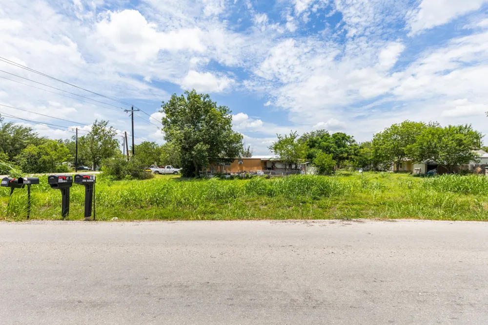 301 W Eggleston Street Manor, TX 78653