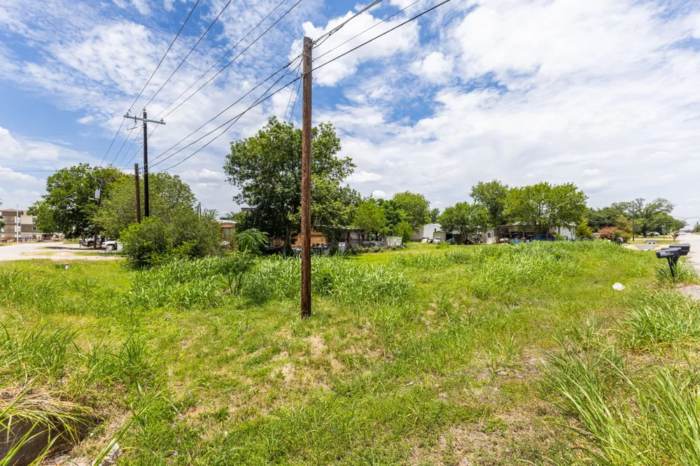 301 W Eggleston Street Manor, TX 78653