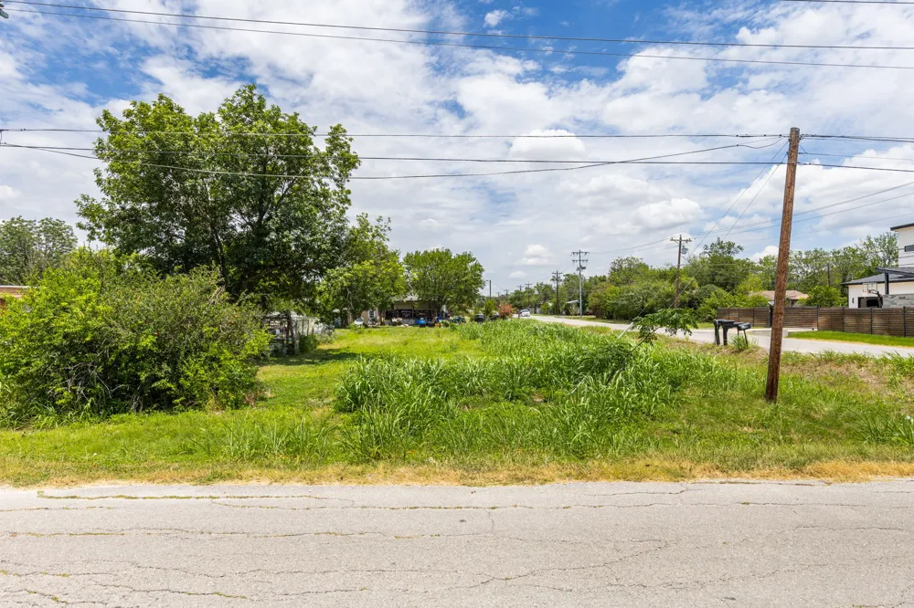 301 W Eggleston Street Manor, TX 78653