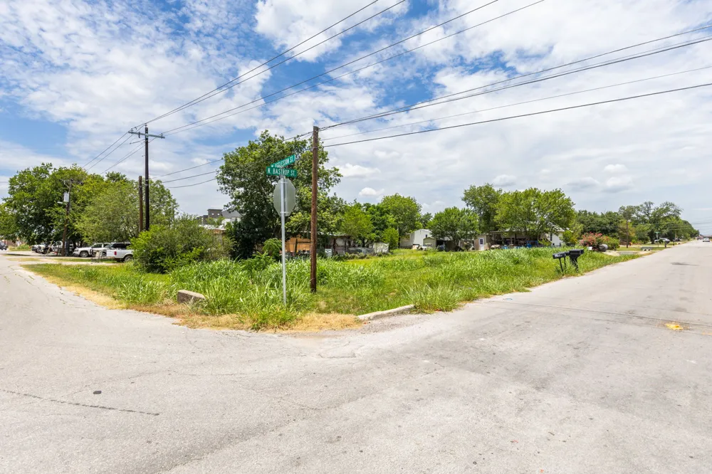 301 W Eggleston Street Manor, TX 78653