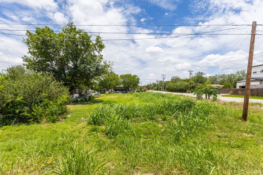 301 W Eggleston Street Manor, TX 78653