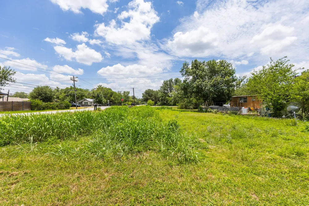 301 W Eggleston Street Manor, TX 78653