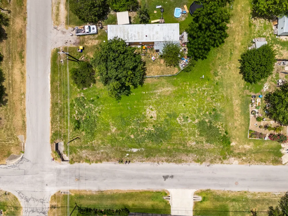 301 W Eggleston Street Manor, TX 78653