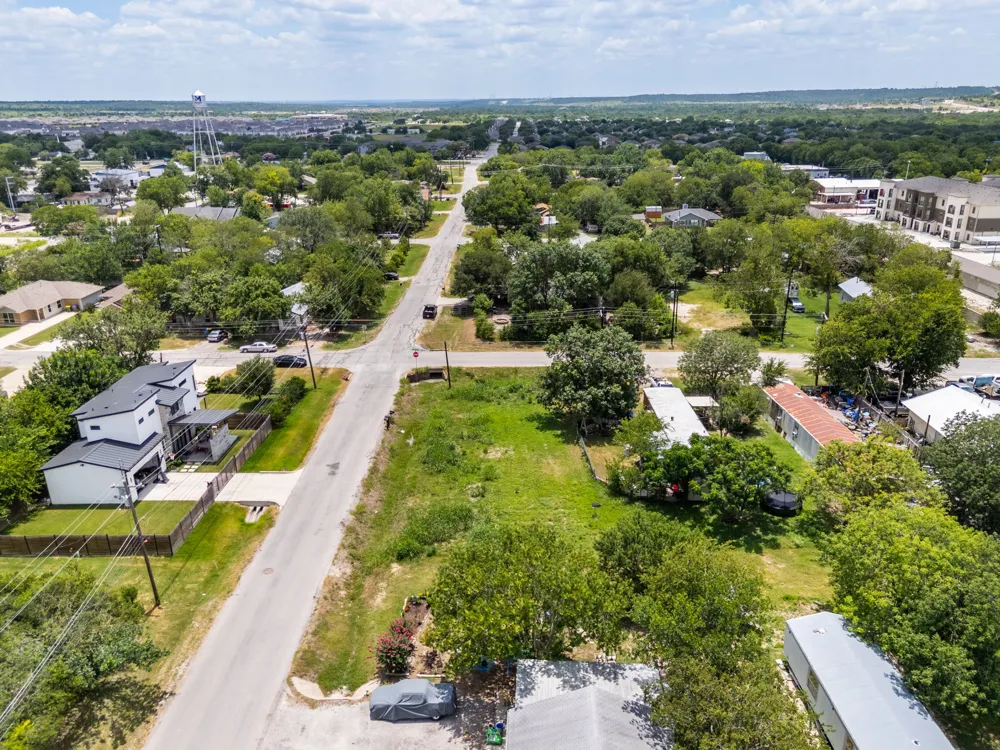 301 W Eggleston Street Manor, TX 78653