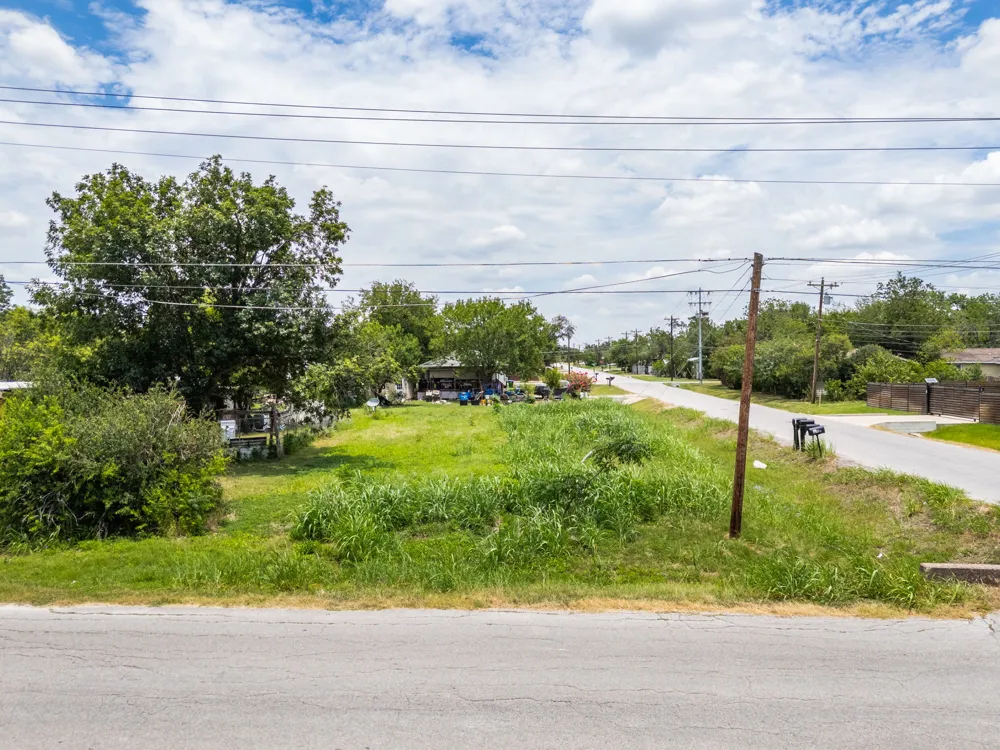 301 W Eggleston Street Manor, TX 78653