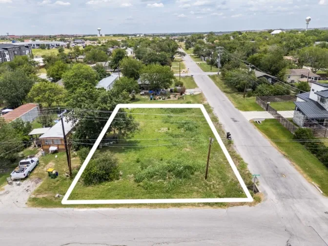 301 W Eggleston Street Manor, TX 78653