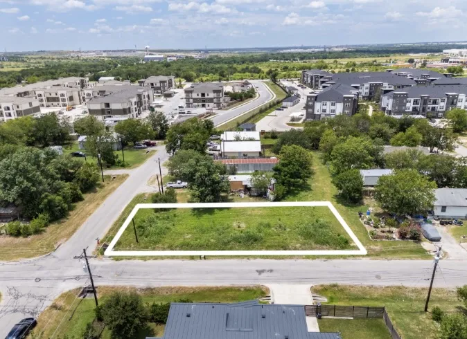 301 W Eggleston Street Manor, TX 78653