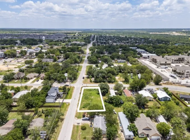 301 W Eggleston Street Manor, TX 78653