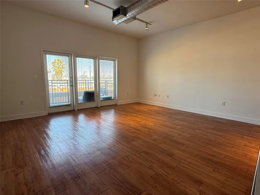1401 S Flores Street #305 San Antonio, TX 78204