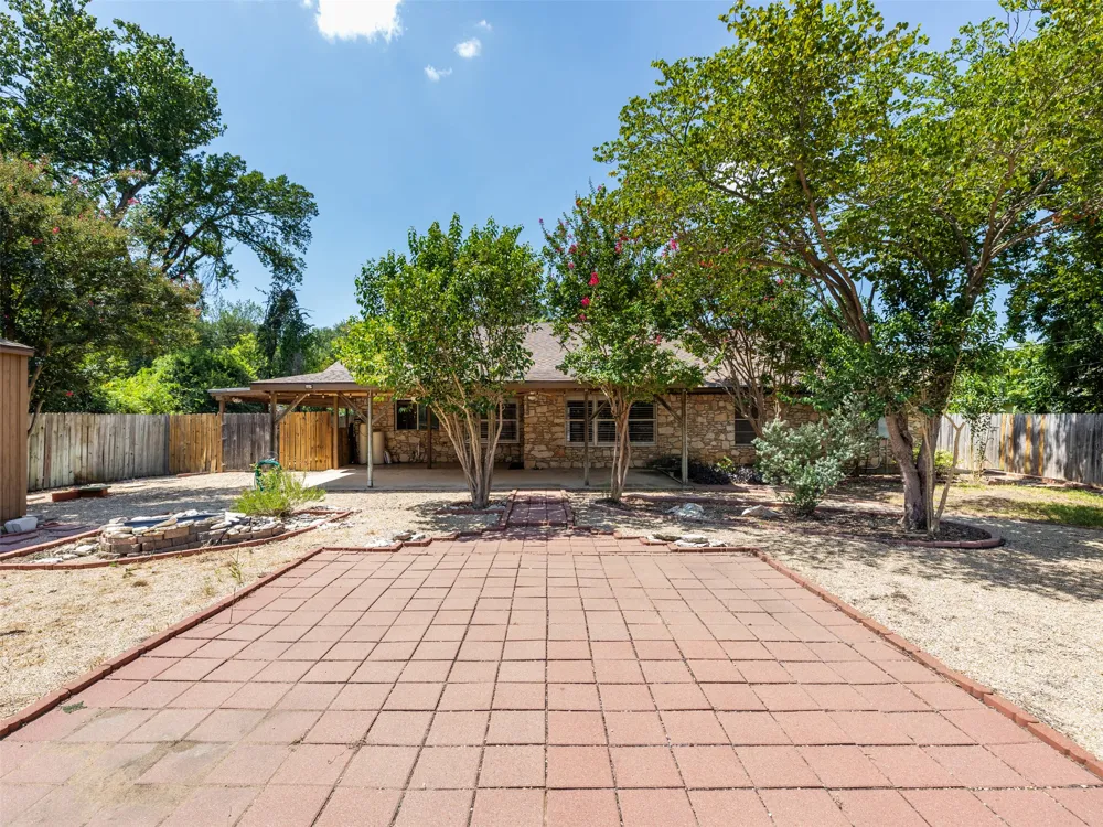 2101 Kent Street Taylor, TX 76574
