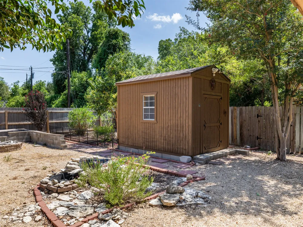 2101 Kent Street Taylor, TX 76574