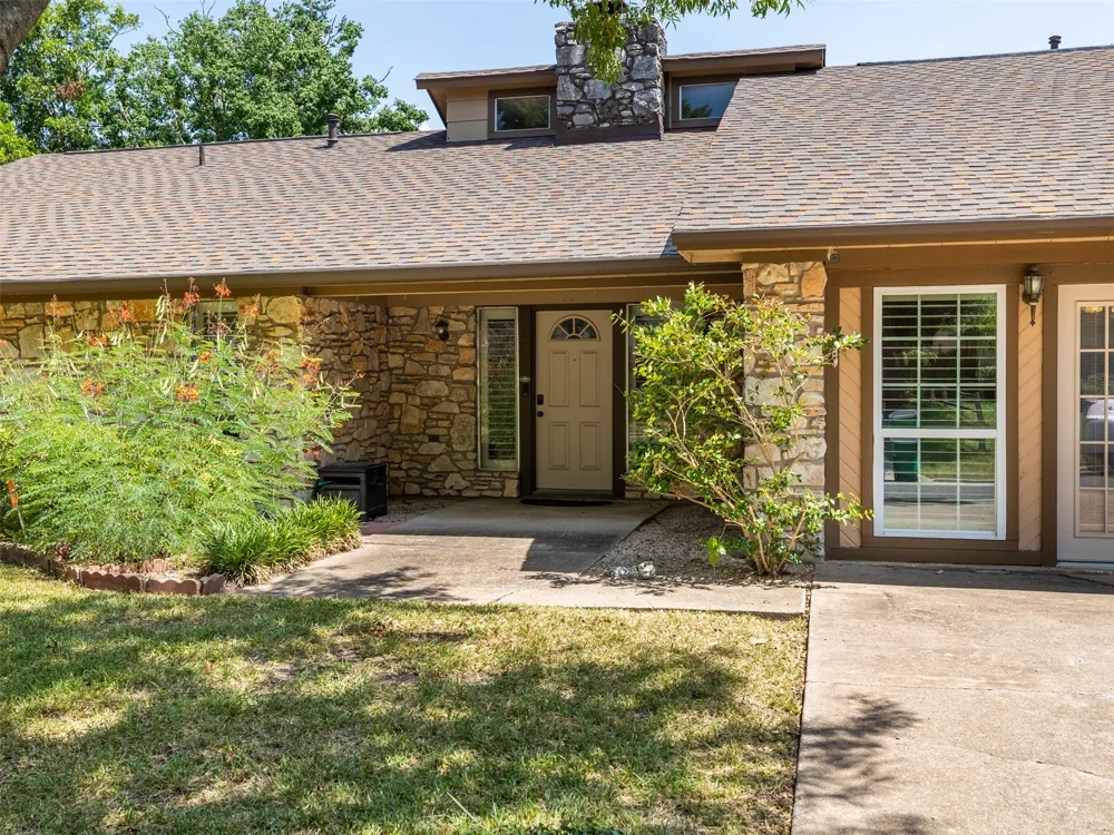 2101 Kent Street Taylor, TX 76574