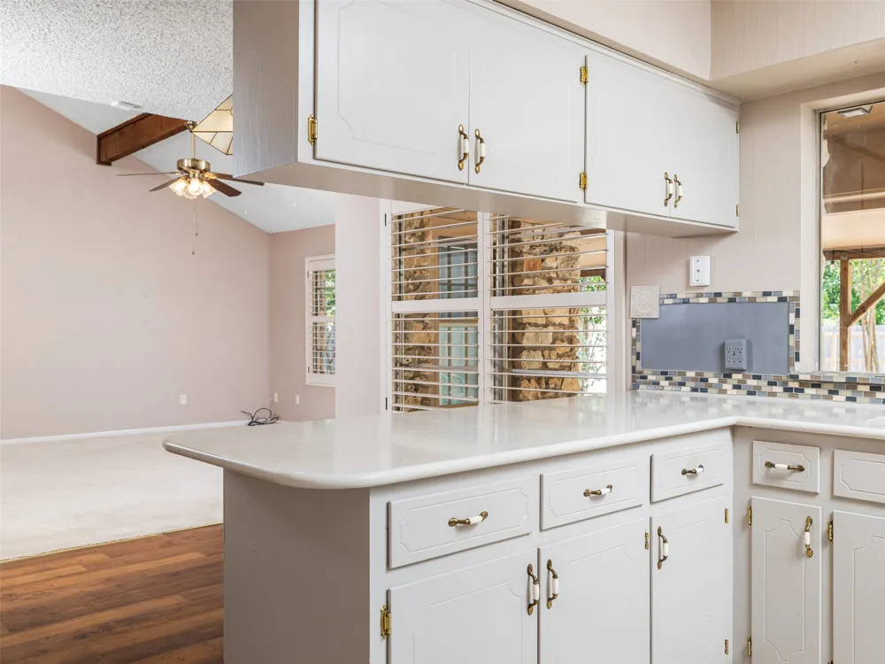 2101 Kent Street Taylor, TX 76574