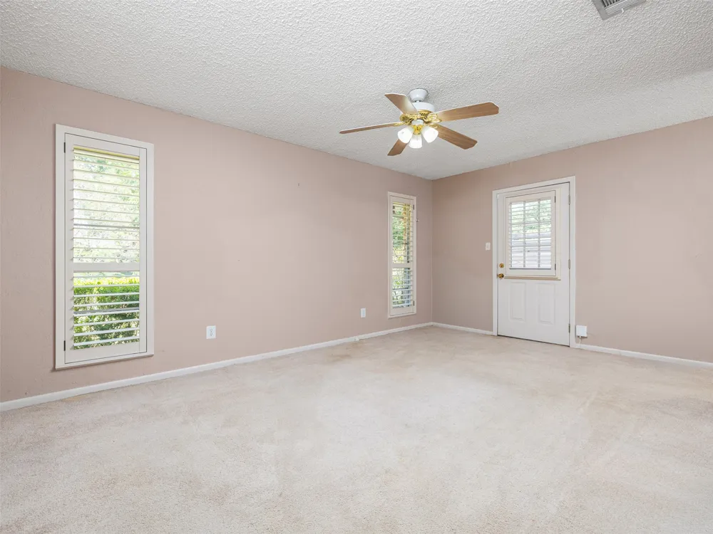 2101 Kent Street Taylor, TX 76574