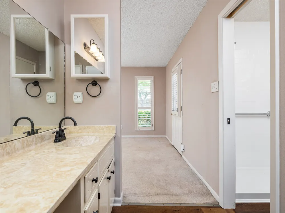 2101 Kent Street Taylor, TX 76574