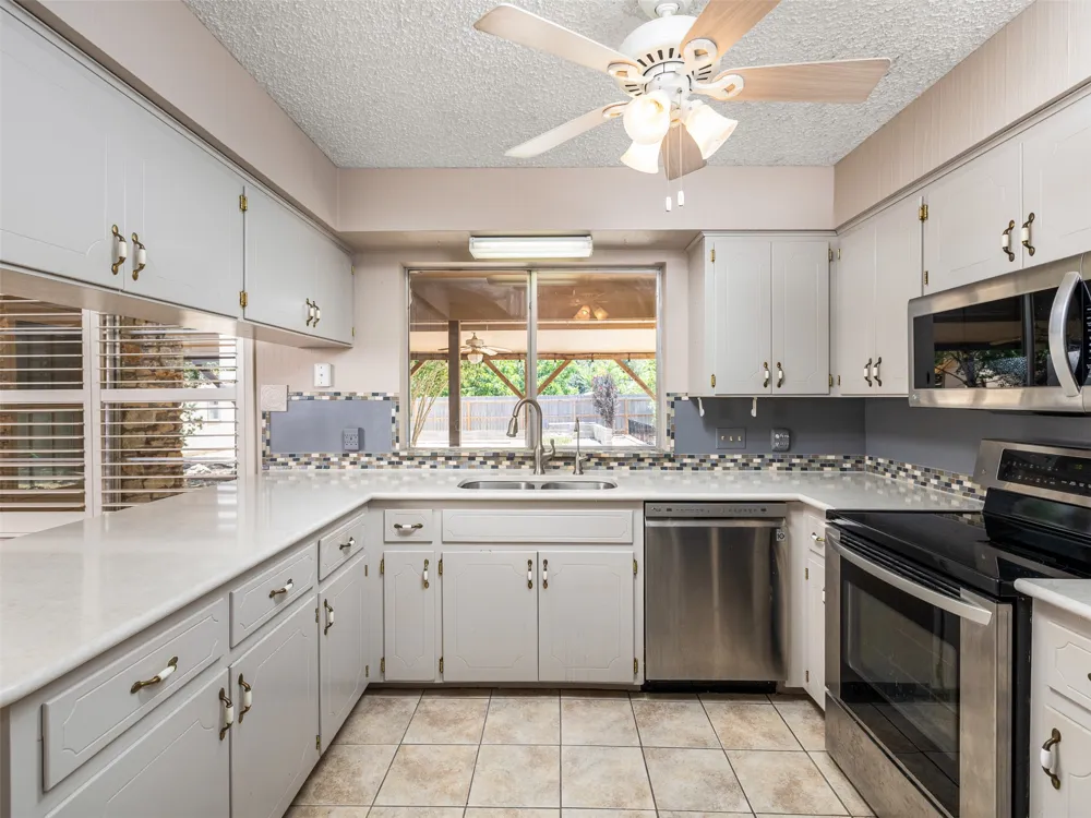 2101 Kent Street Taylor, TX 76574