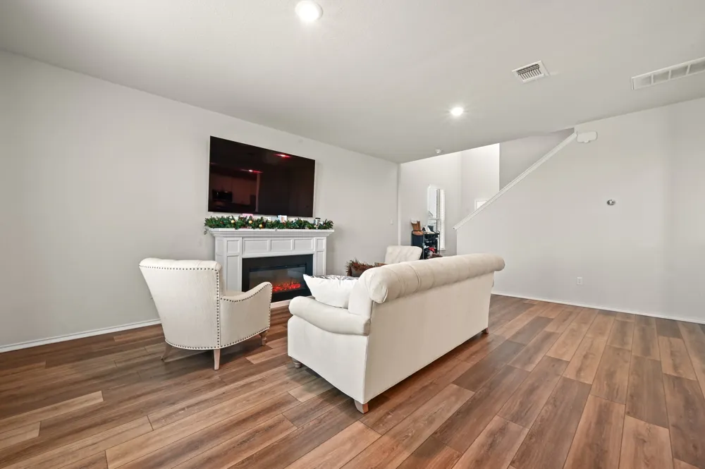 632 Pepperbark Loop Buda, TX 78610