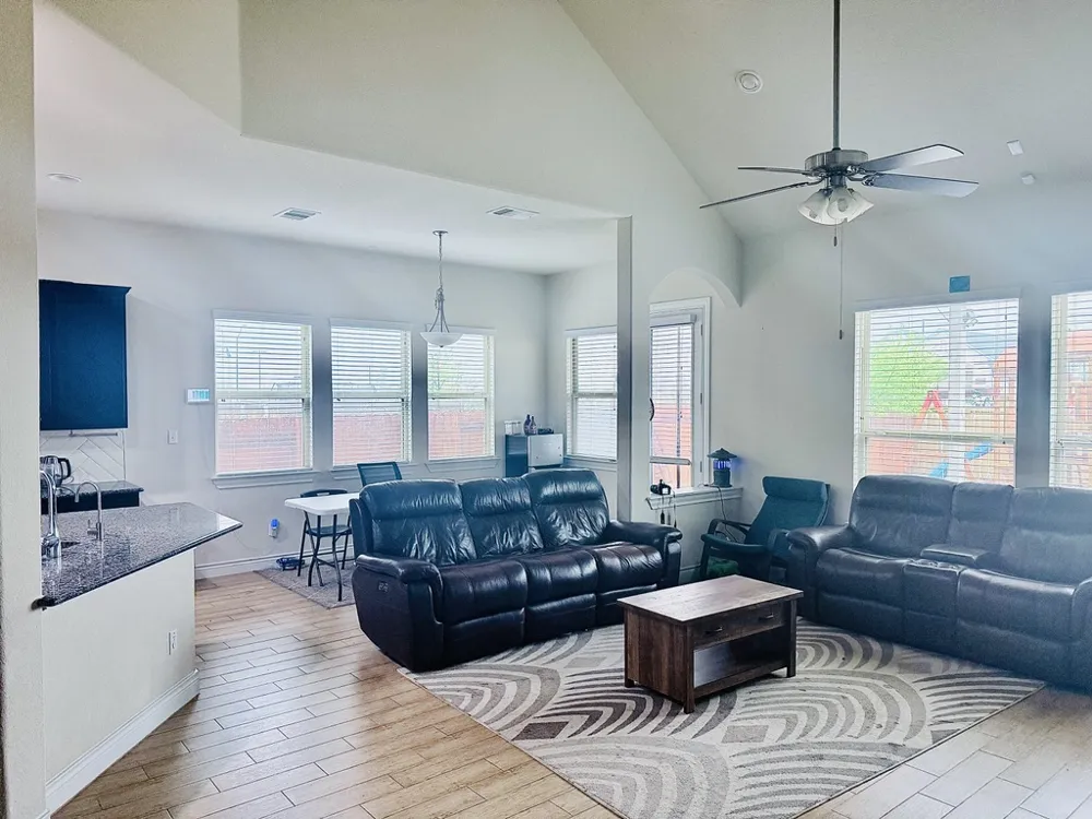 3925 Gildas Path Pflugerville, TX 78660