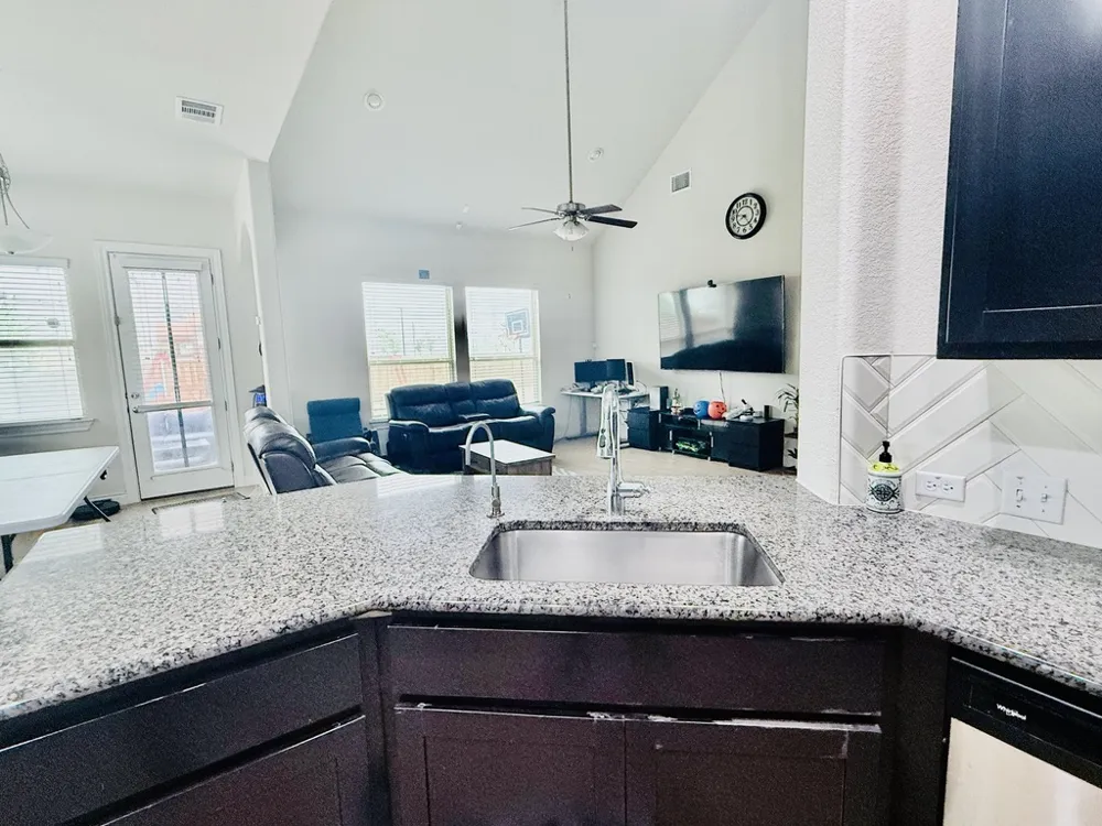 3925 Gildas Path Pflugerville, TX 78660