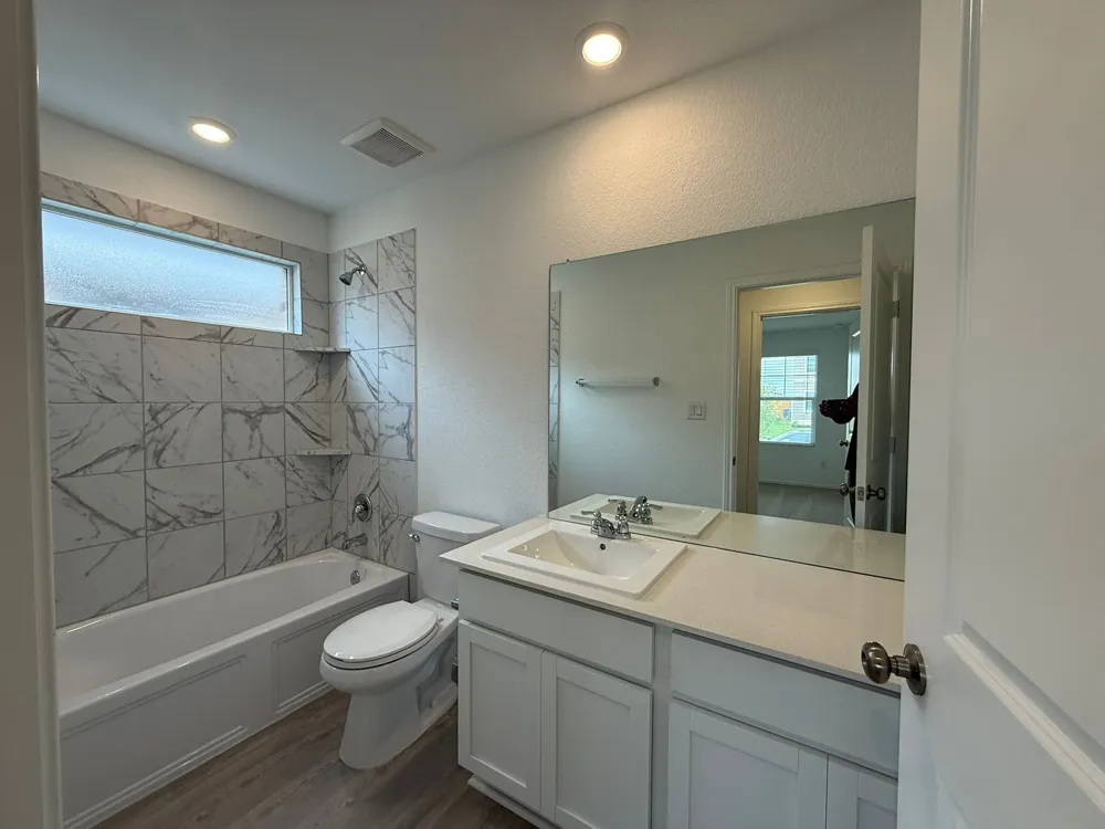 125 Sormonne Loop Kyle, TX 78640