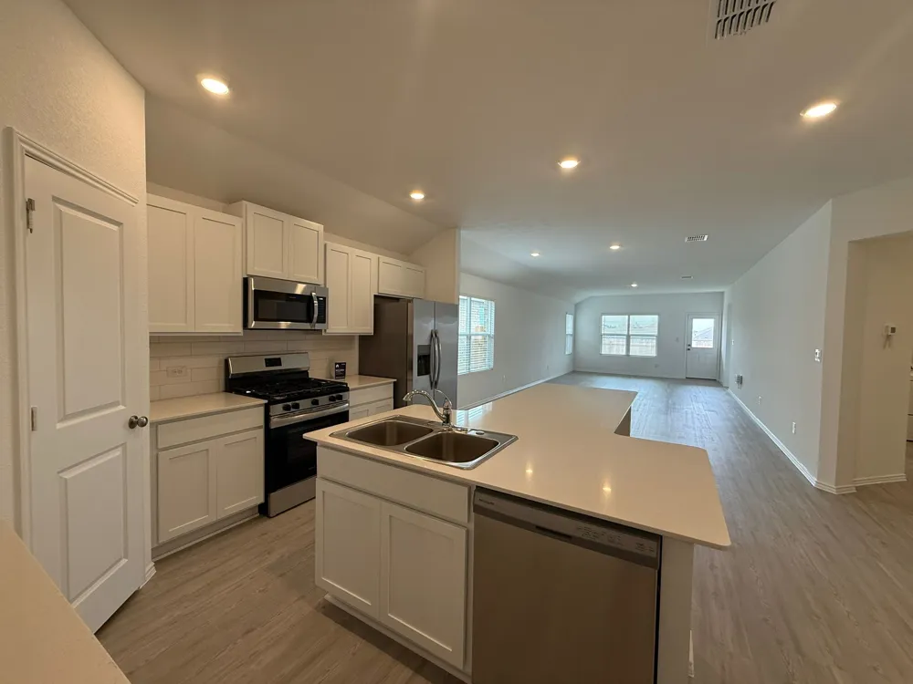 125 Sormonne Loop Kyle, TX 78640