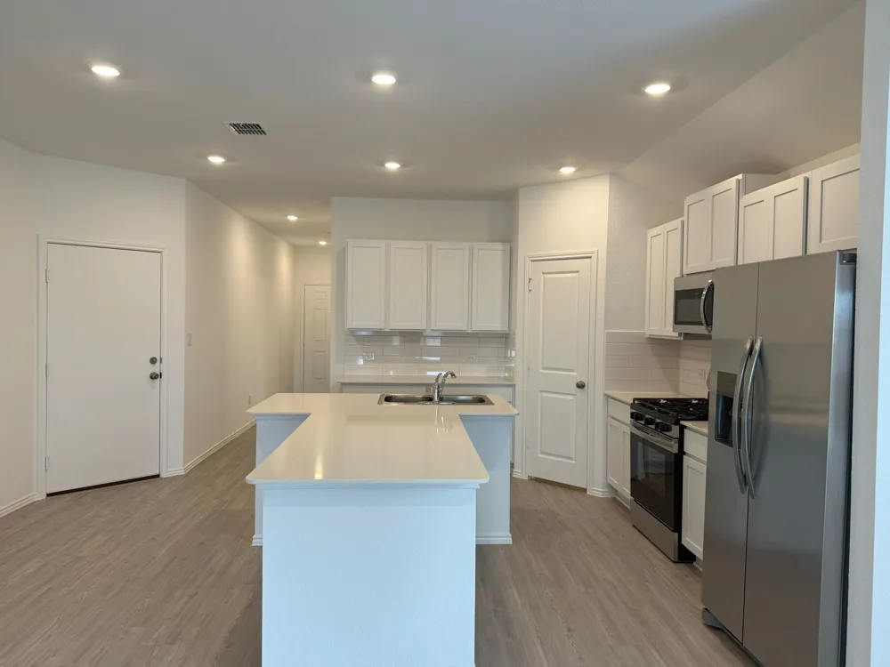 125 Sormonne Loop Kyle, TX 78640