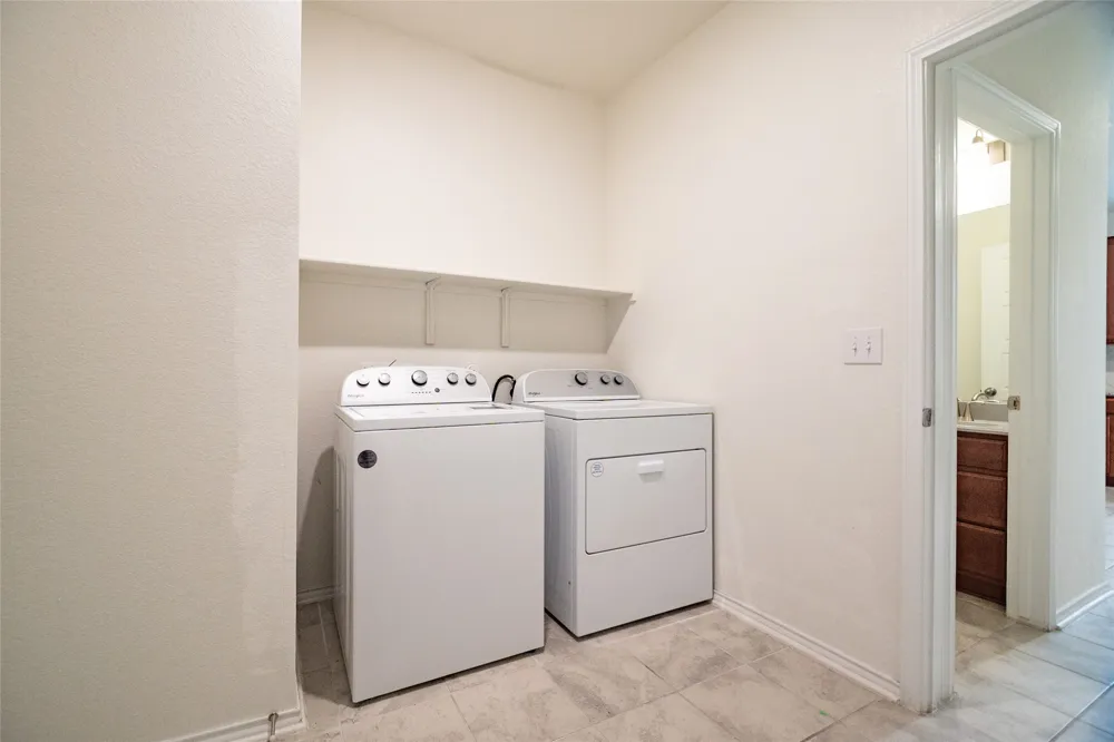6412 Carriage Pines Drive Del Valle, TX 78617